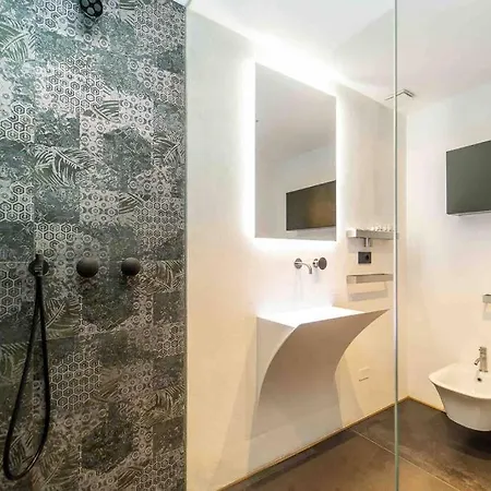 Prestigioso Loft In San Babila A 5 Min. Dal Duomo 아파트